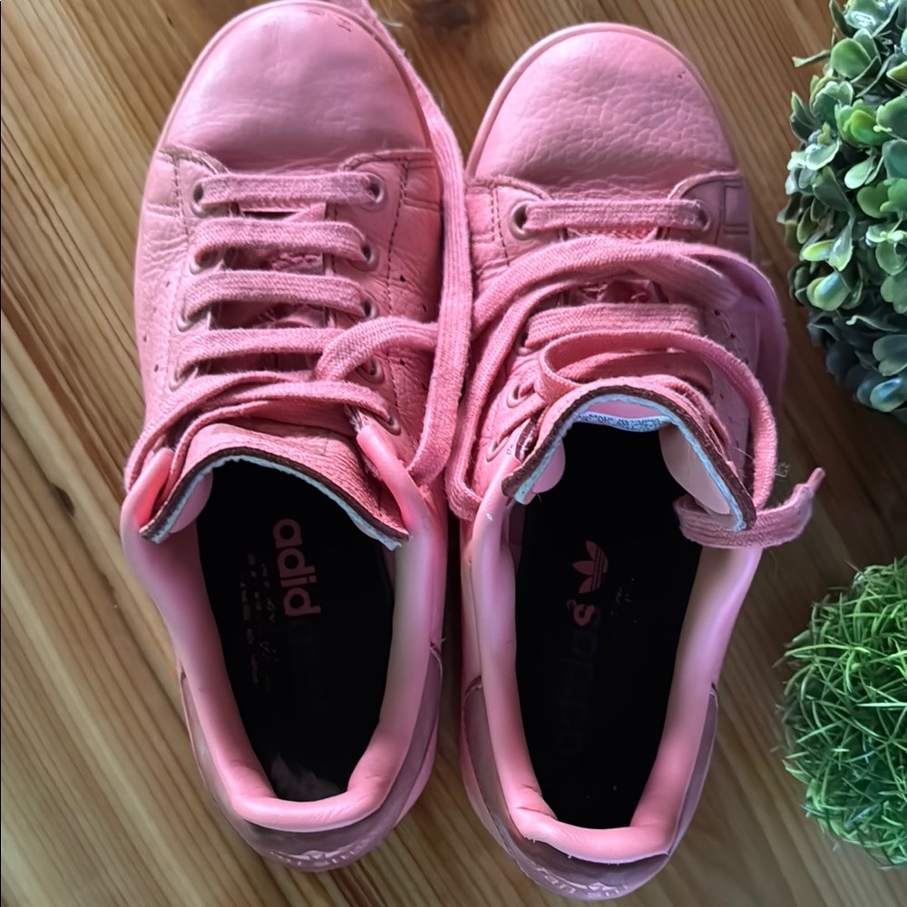 Adidas Vibrant Pink Casual Sneakers